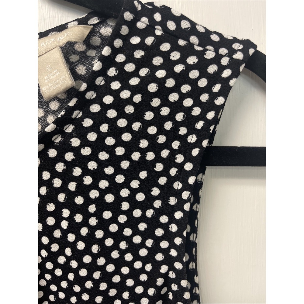 Women's Banana Republic Size Small Black-And-White Polkadot Keyhole Back Tank - Picture 3 of 9